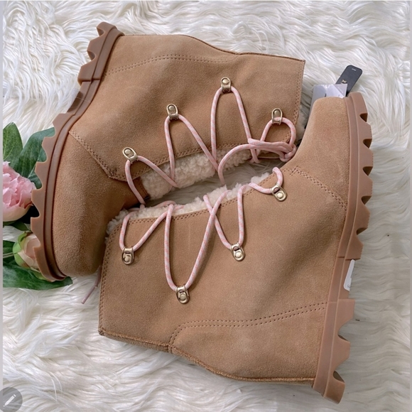 Women's Joan Of Arctic Wedge III SOREL Lace Cozy Bootie - Picture 10 of 16